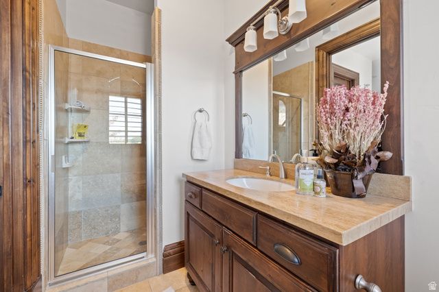 18 SNOW FOREST LN, Sandy, UT 84092