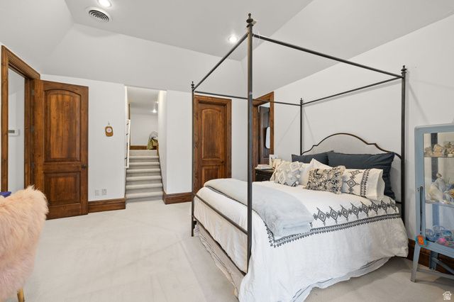 18 SNOW FOREST LN, Sandy, UT 84092