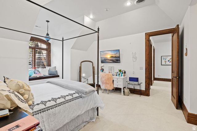 18 SNOW FOREST LN, Sandy, UT 84092