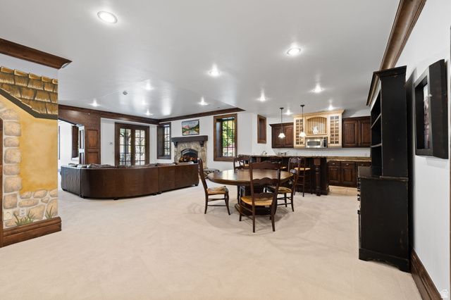 18 SNOW FOREST LN, Sandy, UT 84092