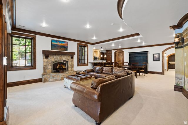 18 SNOW FOREST LN, Sandy, UT 84092