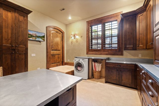 18 SNOW FOREST LN, Sandy, UT 84092