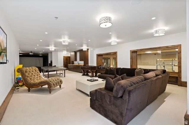 18 SNOW FOREST LN, Sandy, UT 84092