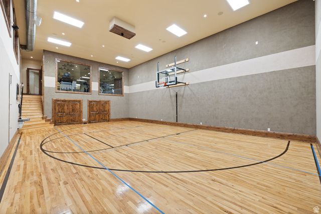 18 SNOW FOREST LN, Sandy, UT 84092