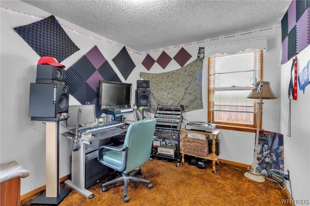 58 Boardman Road, West Seneca, NY 14218