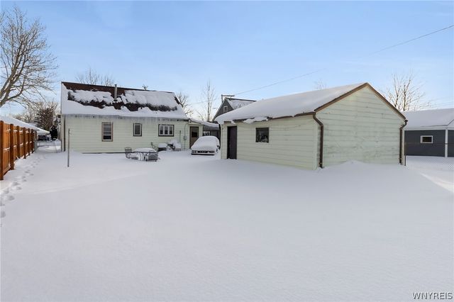 58 Boardman Road, West Seneca, NY 14218