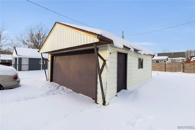 58 Boardman Road, West Seneca, NY 14218