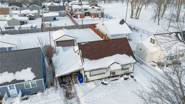 58 Boardman Road, West Seneca, NY 14218