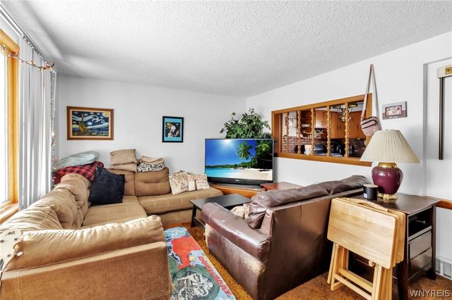 58 Boardman Road, West Seneca, NY 14218