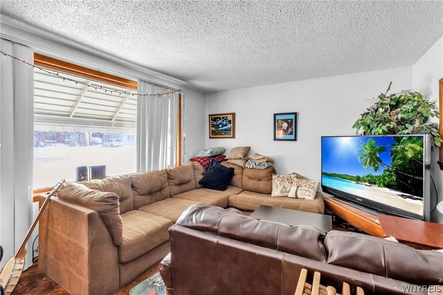 58 Boardman Road, West Seneca, NY 14218