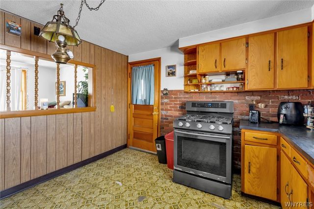 58 Boardman Road, West Seneca, NY 14218