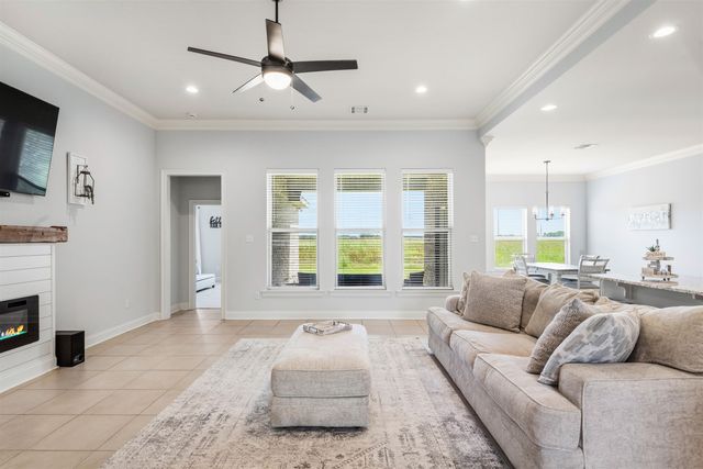 277 Peacock Pointe, Thibodaux, LA 70301