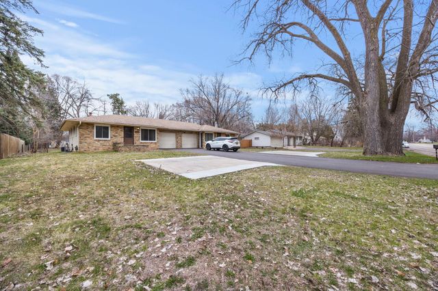 1967 County Road D W, Arden Hills, MN 55112