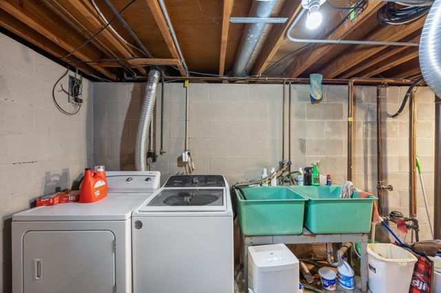 1967 County Road D W, Arden Hills, MN 55112