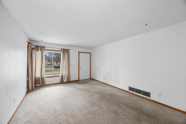 1967 County Road D W, Arden Hills, MN 55112