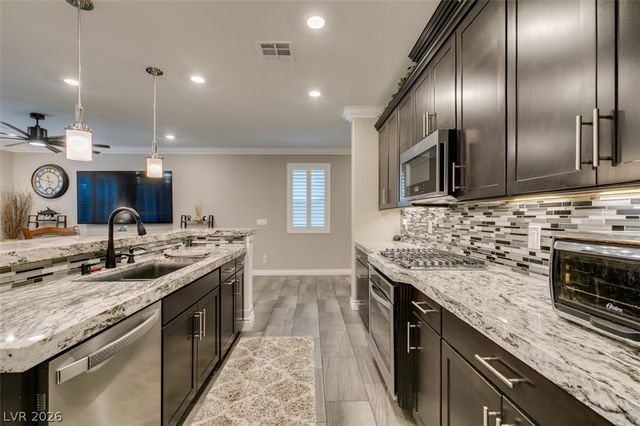 10300 Brooke Rise Avenue, Las Vegas, NV 89166