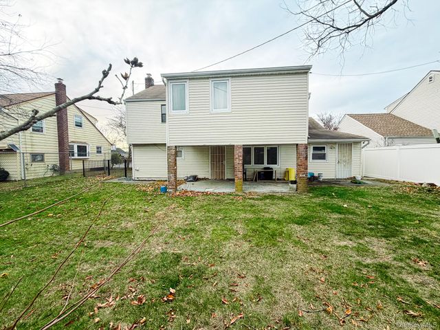 25 Ford Drive W, Merrick, NY 11758