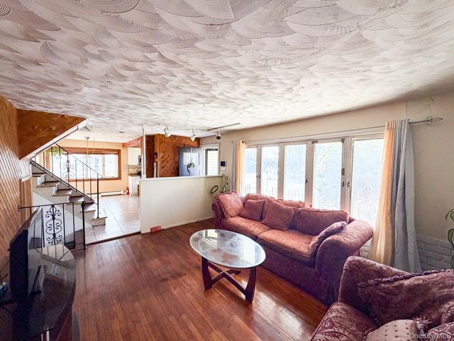 25 Ford Drive W, Merrick, NY 11758