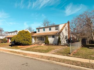 25 Ford Drive W, Merrick, NY 11758