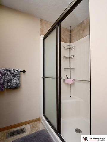 821 Glenarbor Drive, Lincoln, NE 68512