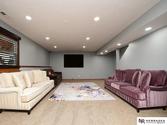 821 Glenarbor Drive, Lincoln, NE 68512