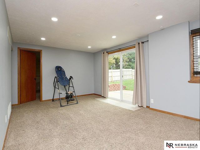 821 Glenarbor Drive, Lincoln, NE 68512