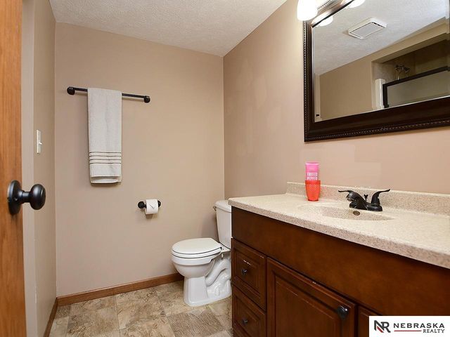 821 Glenarbor Drive, Lincoln, NE 68512