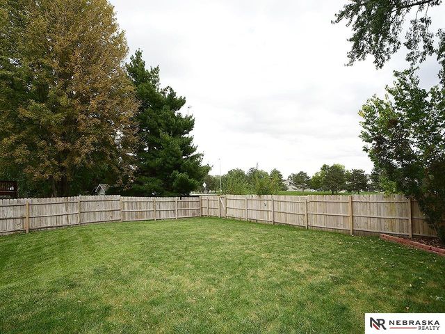 821 Glenarbor Drive, Lincoln, NE 68512