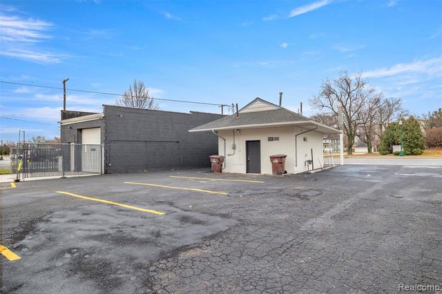 35812 W Michigan Avenue, Wayne, MI 48184