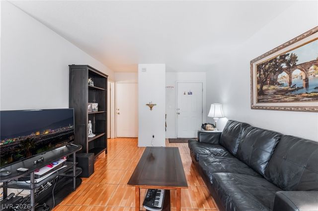 5330 East Charleston Boulevard 99, Las Vegas, NV 89142