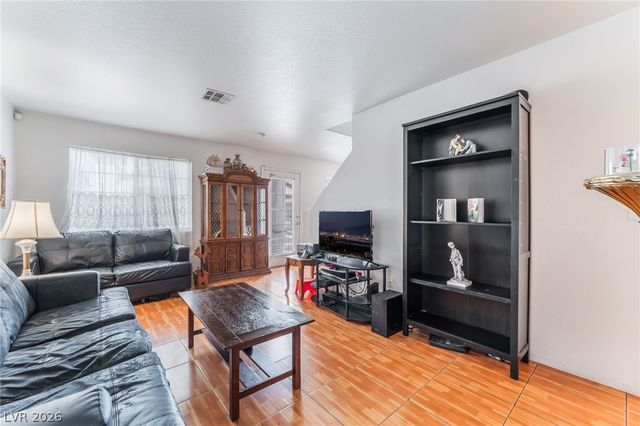 5330 East Charleston Boulevard 99, Las Vegas, NV 89142