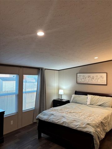 159 Lear Lane, Pearland, TX 77581