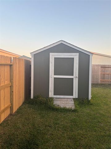 159 Lear Lane, Pearland, TX 77581