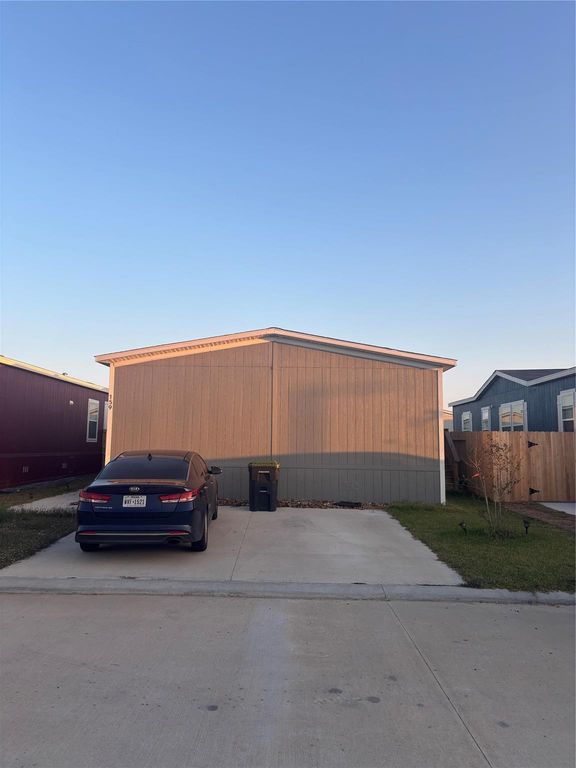 159 Lear Lane, Pearland, TX 77581