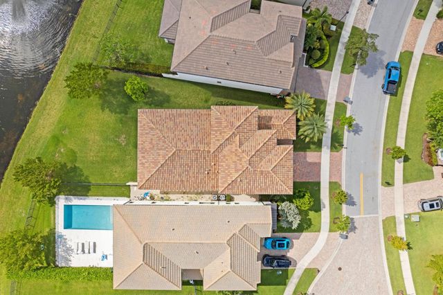 9091 Grand Prix Lane SW, Boynton Beach, FL 33472