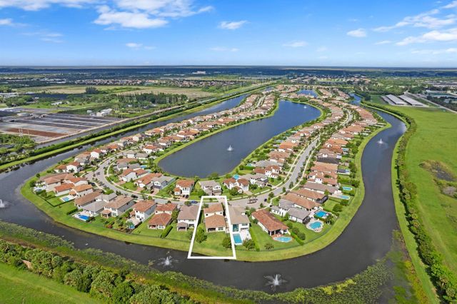 9091 Grand Prix Lane SW, Boynton Beach, FL 33472