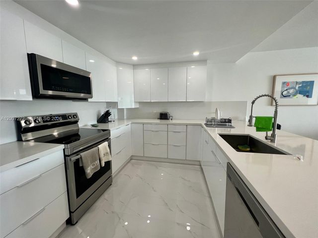 155 Ocean Lane Dr 1011, Key Biscayne, FL 33149