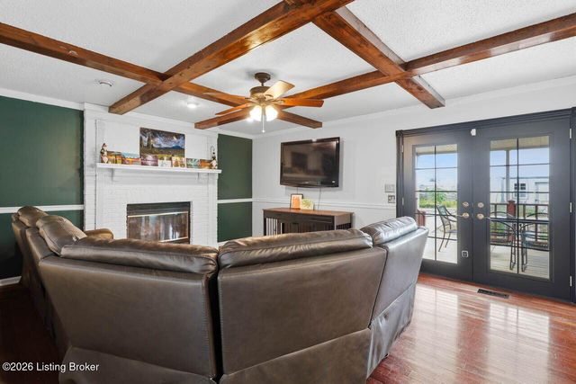 1037 Cobblestone Cir, Shepherdsville, KY 40165