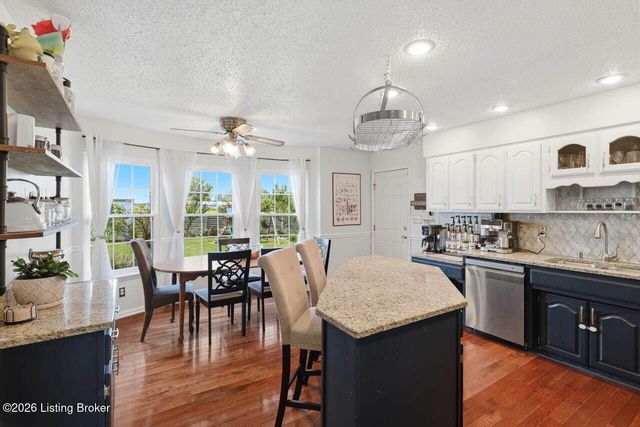 1037 Cobblestone Cir, Shepherdsville, KY 40165