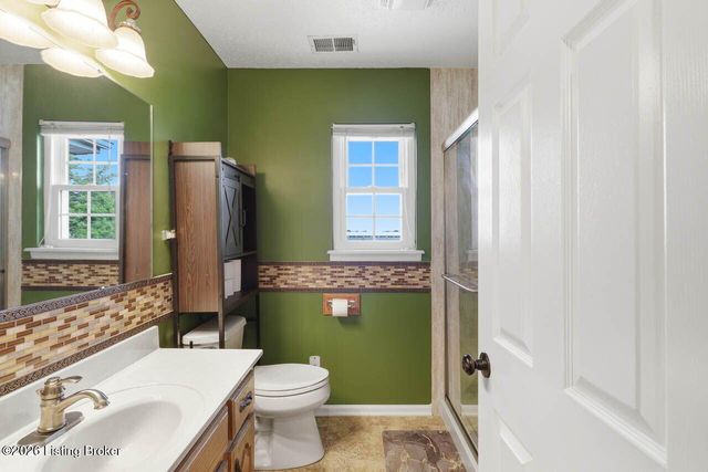 1037 Cobblestone Cir, Shepherdsville, KY 40165