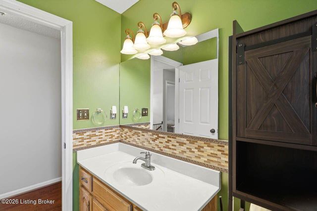 1037 Cobblestone Cir, Shepherdsville, KY 40165