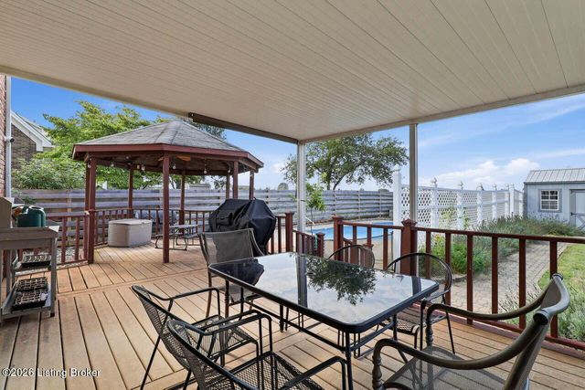 1037 Cobblestone Cir, Shepherdsville, KY 40165