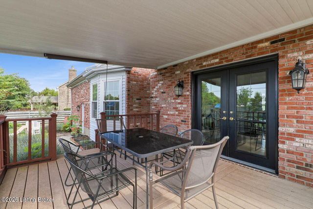 1037 Cobblestone Cir, Shepherdsville, KY 40165
