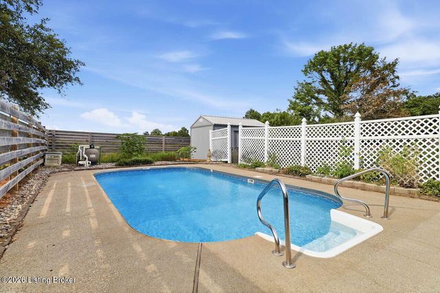 1037 Cobblestone Cir, Shepherdsville, KY 40165