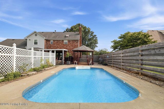 1037 Cobblestone Cir, Shepherdsville, KY 40165