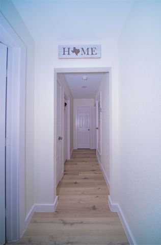 107 W Purdom Avenue, Alvarado, TX 76009