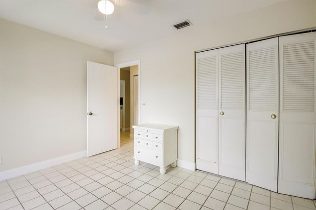 3340 Lucerne Park Drive, Greenacres, FL 33467