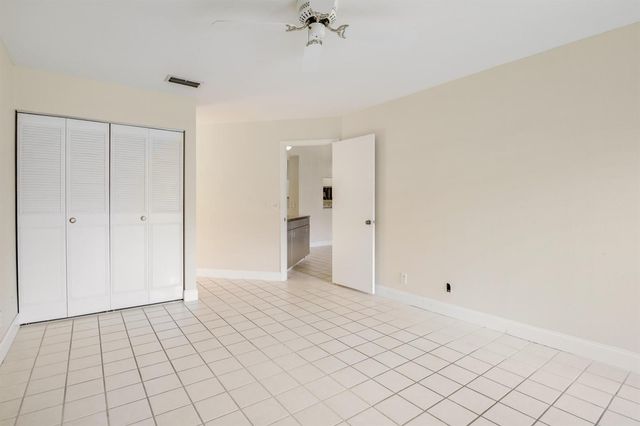 3340 Lucerne Park Drive, Greenacres, FL 33467