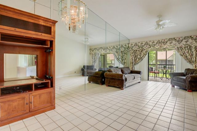 3340 Lucerne Park Drive, Greenacres, FL 33467