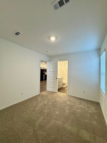 6810 SW Memphis Avenue, Bentonville, AR 72713